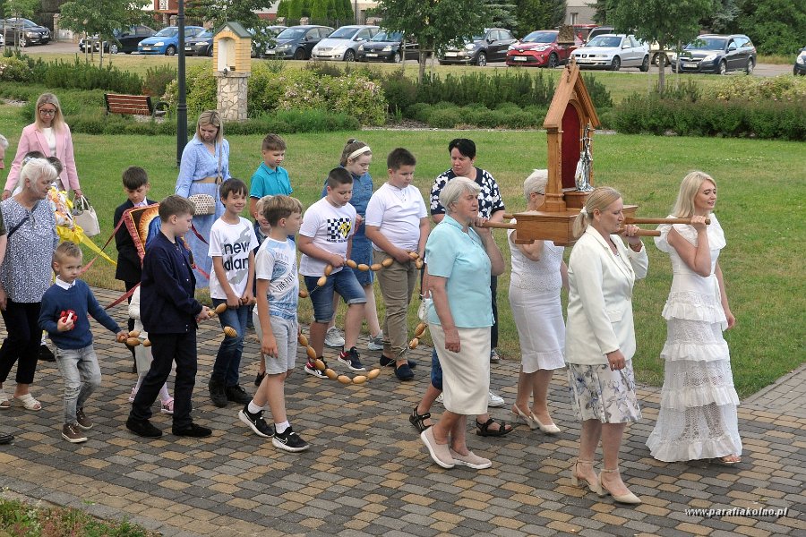 39 Procesja eucharystyczna.jpg